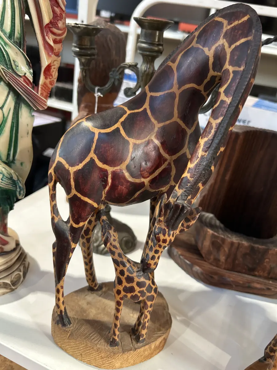 GIRAFFA C/PICCOLO IN LEGNO (SCONTATO)