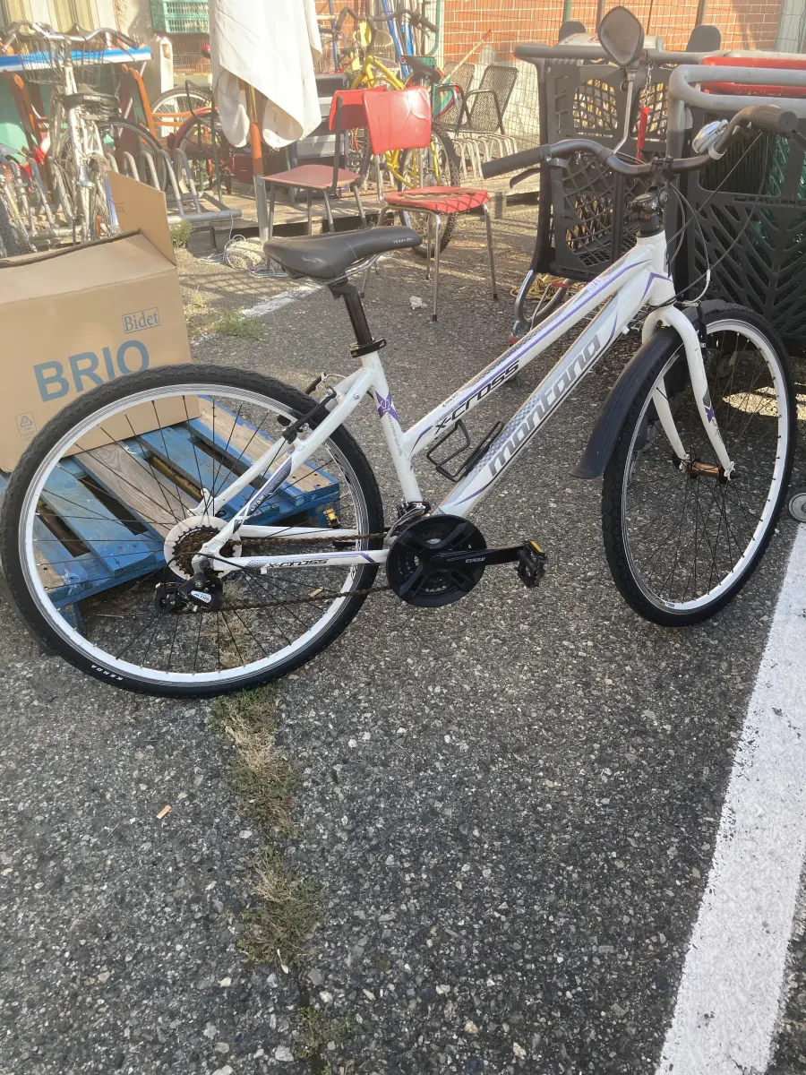 bicicletta montana xcross bianca
