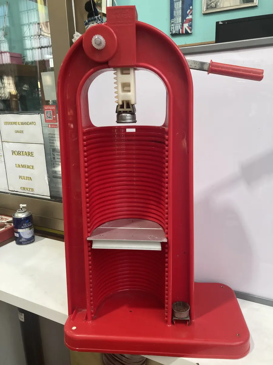 tappo bottiglie in plastica rosso