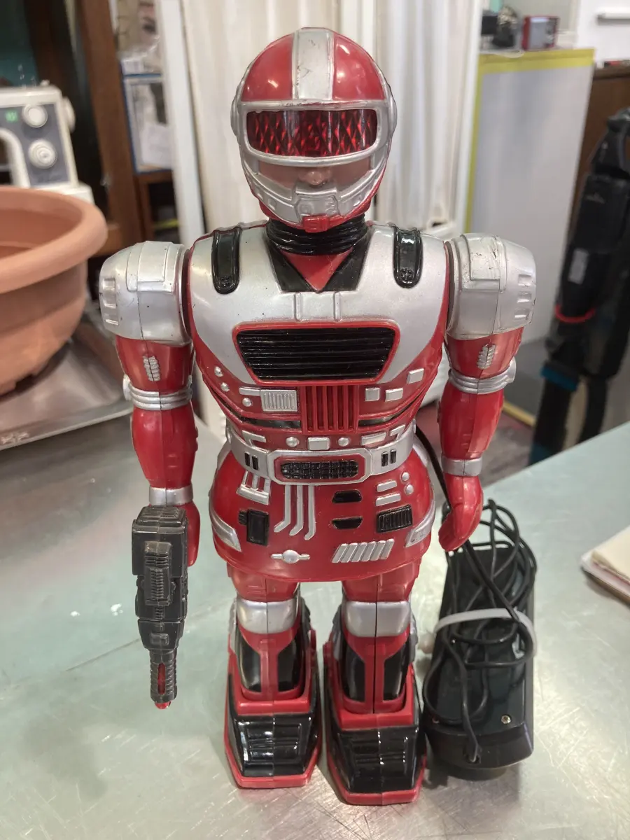 robot giocattolo vintage