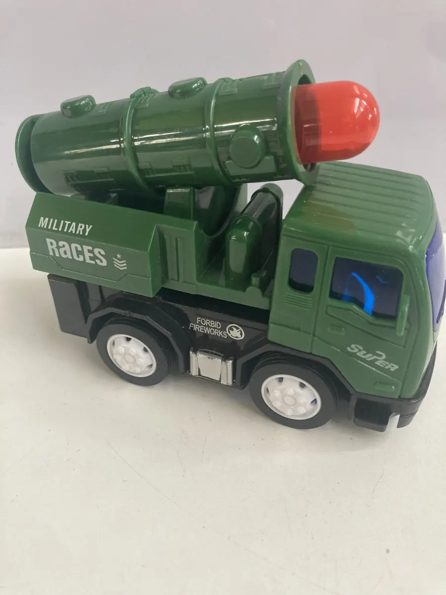 giocattolo camion militare lanciamissili