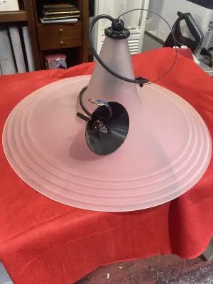 lampadario a sospensione in vetro satinato