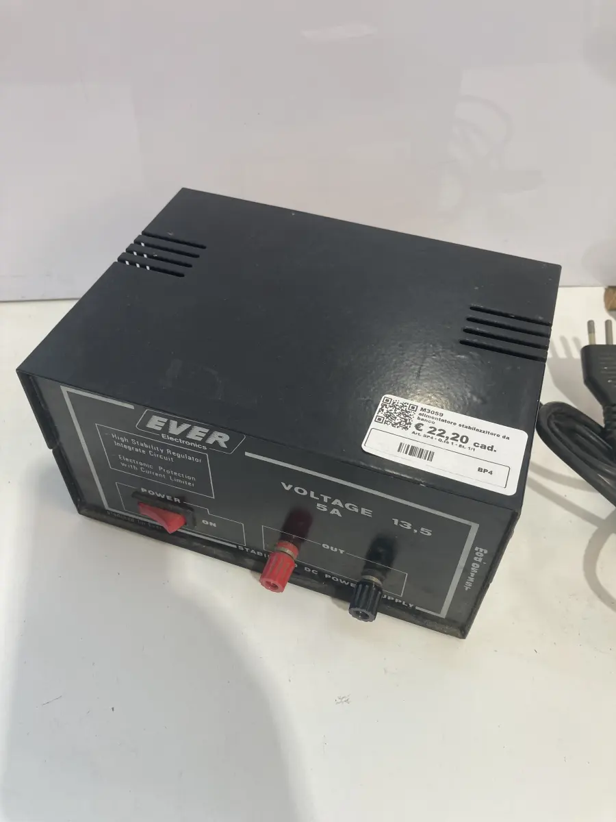 alimentatore stabilazzitore da banco