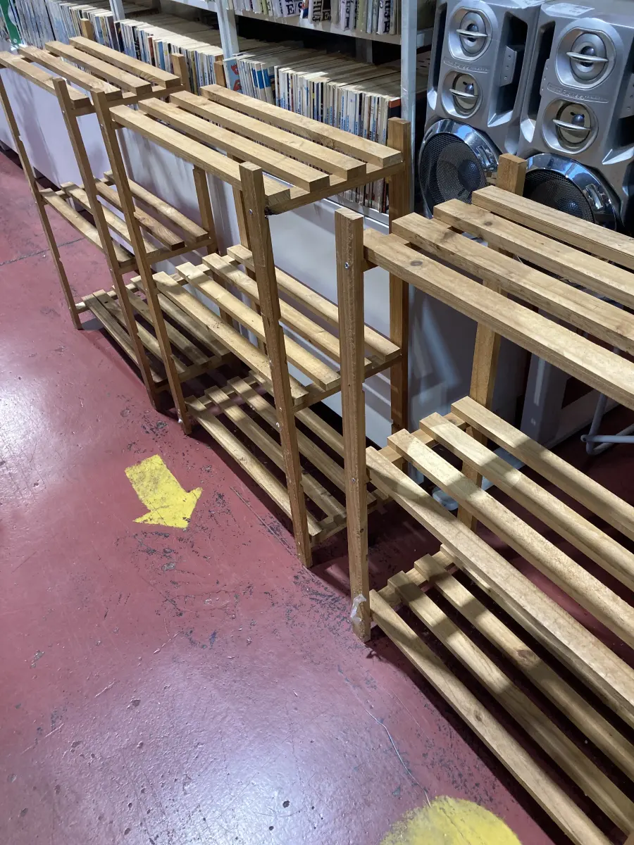 scaffale in legno 3 ripiani
