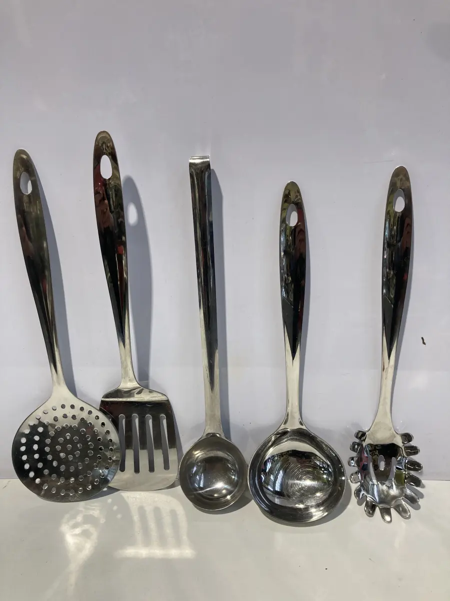 accessori x cucina in acciaio 5 pezzi €.11,10
