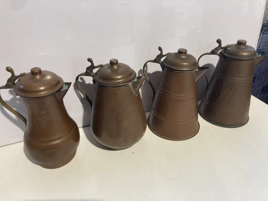 vecchia caffettiera in rame