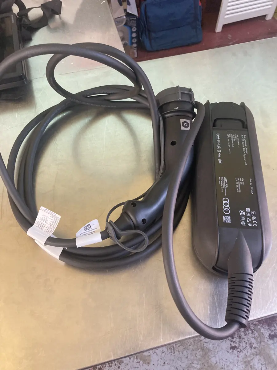caricatore portatile audi