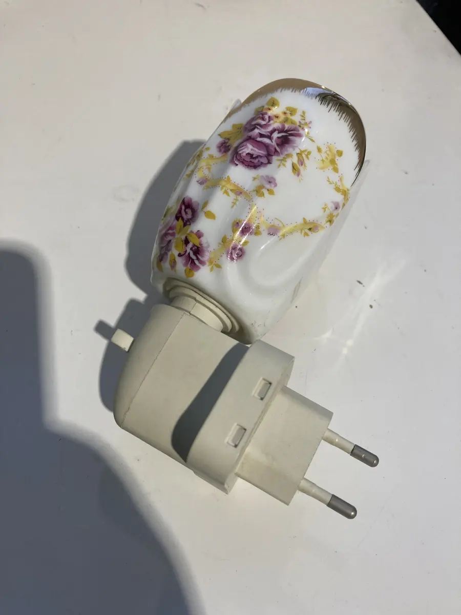 luce in ceramica decorata vintage